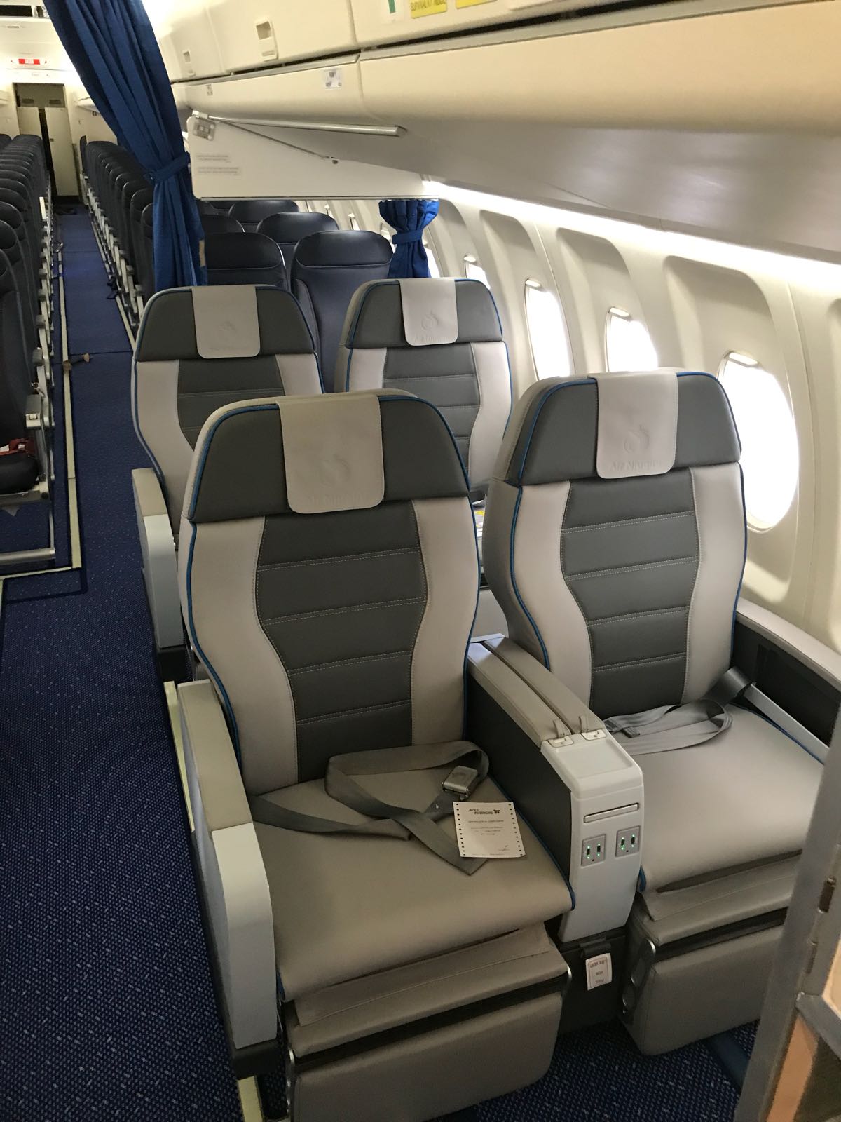 Air Niugini new Fokker fleet with Aviointeriors seats